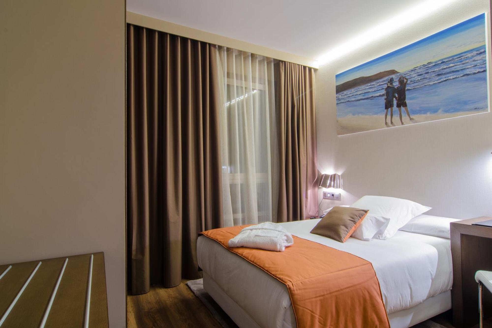 Single Room,1272939349:JPEG