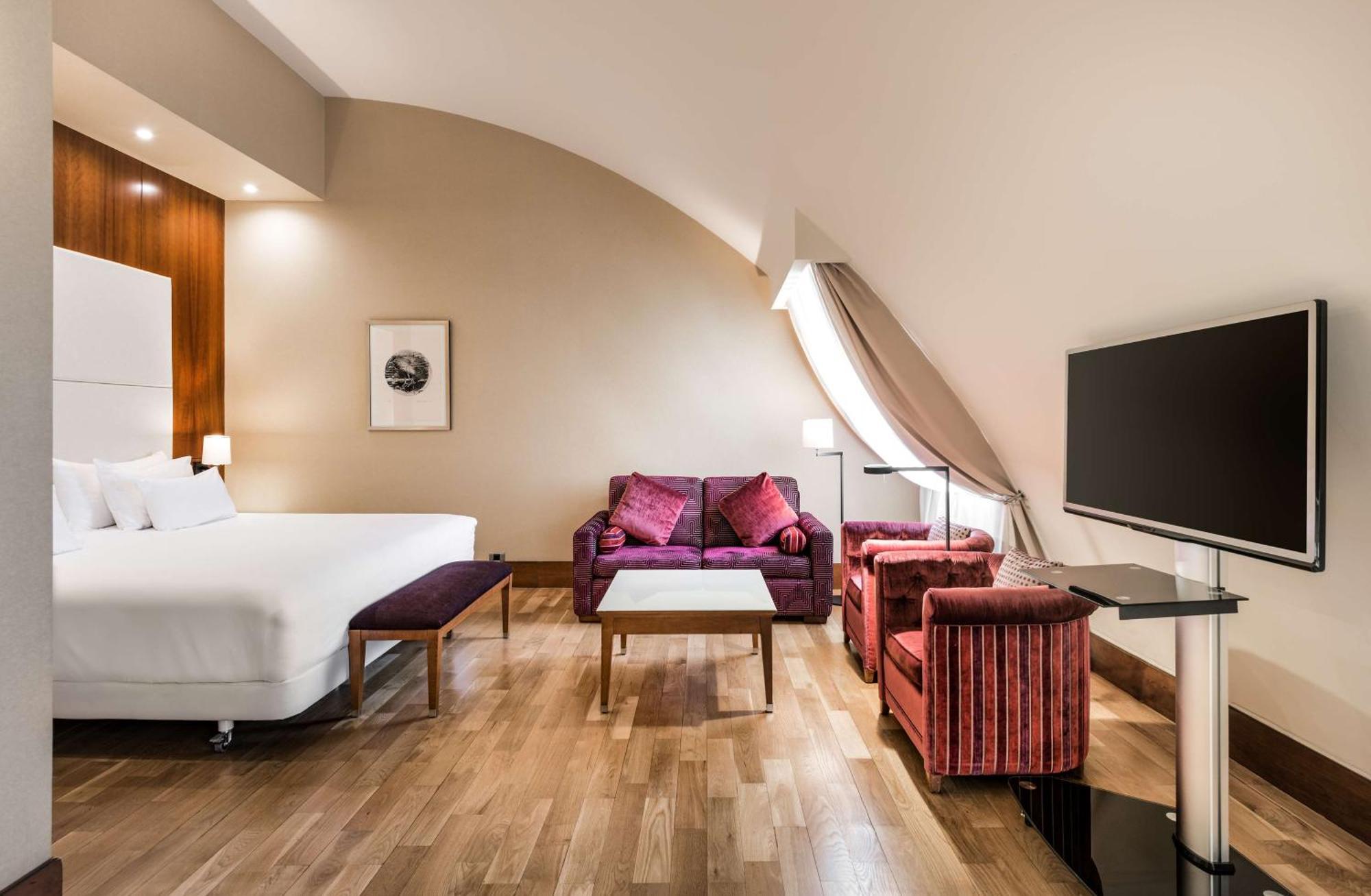 Junior Suite,1697786836:JPEG