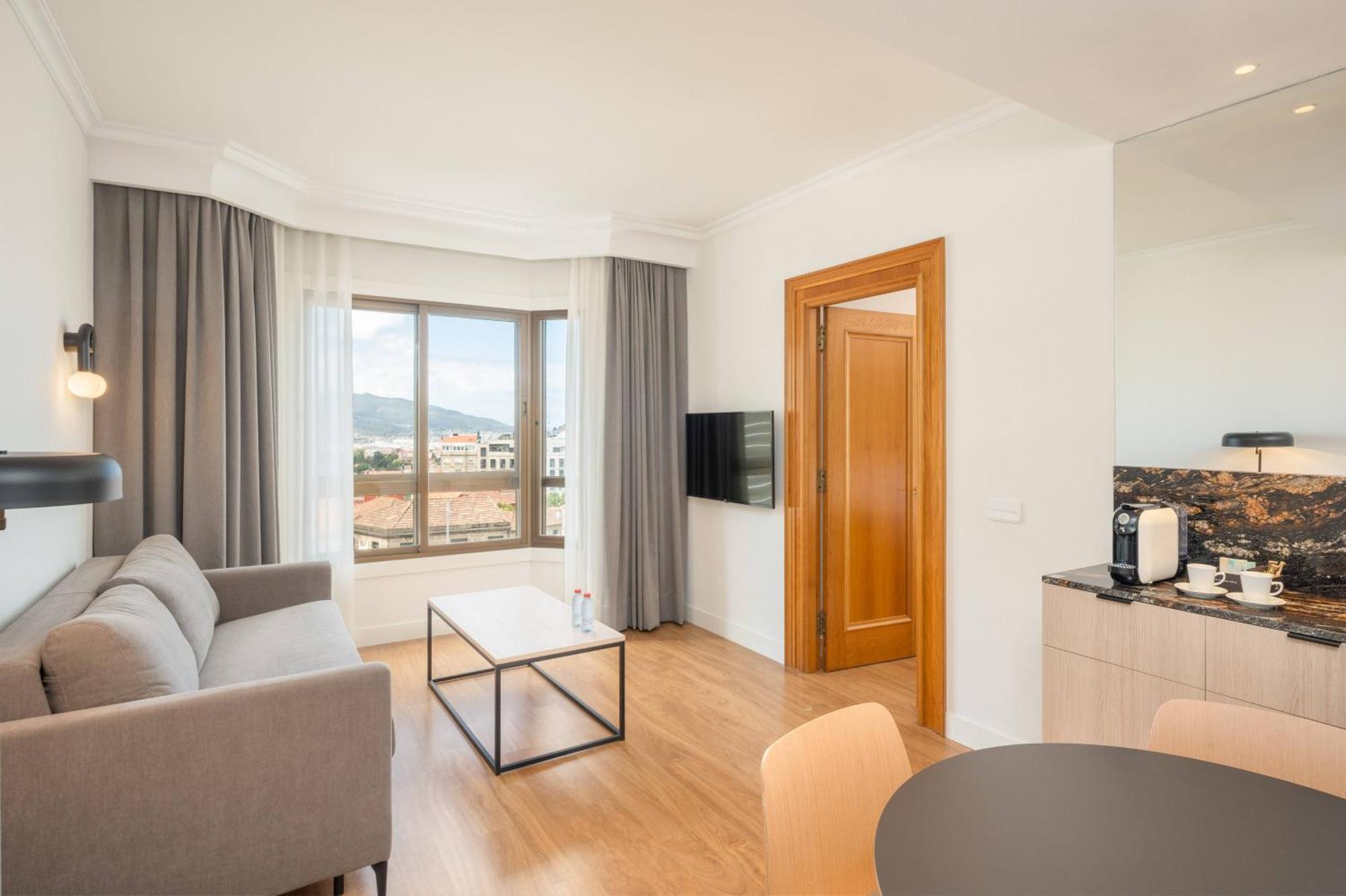 Junior Suite,1774426773:JPEG
