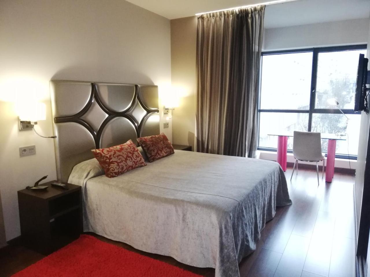 Quarto Duplo com Cama Extra (3 Adultos)
